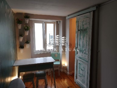 Apartamento T0 à venda no Beco do Surra
