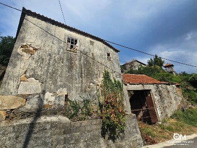 Moradia independente à venda em Lugar de Mosteirô