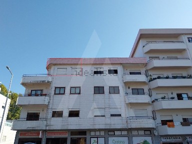 Apartamento T1 à venda na Rua de Samil