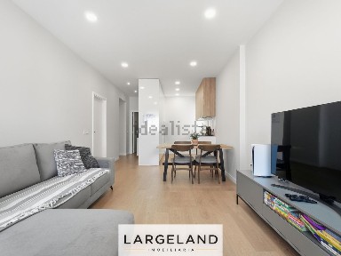 Apartamento T2 à venda na Rua Arcebispo Pereira Bilhano s/n