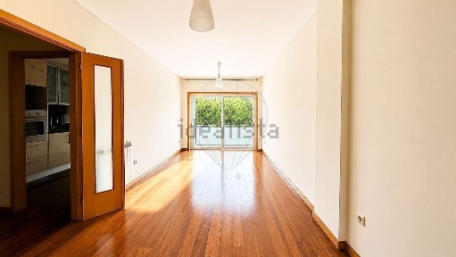 Arrendamento de apartamento T2 na Rua Caixas de Água