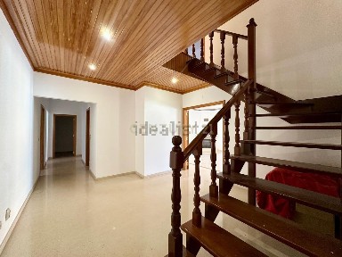 Arrendamento de duplex na Rua Dona Dulce de Aragão, 9