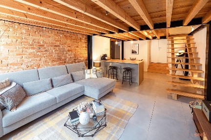 Arrendamento de duplex na Rua do Sol à Graça