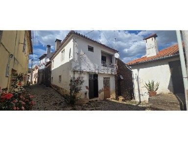 Moradia geminada à venda na Rua do Forno