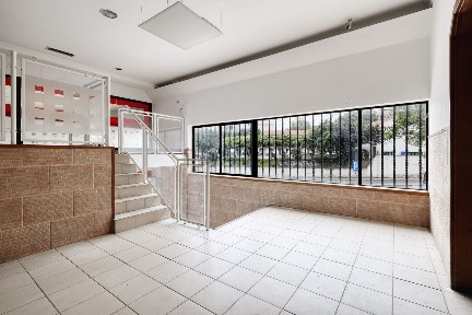 Espaço comercial à venda na Rua Silva Tavares, 1