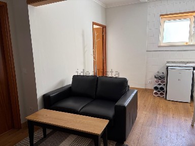 Arrendamento de apartamento T1 na Rua Fausto da Silva Viana, 34