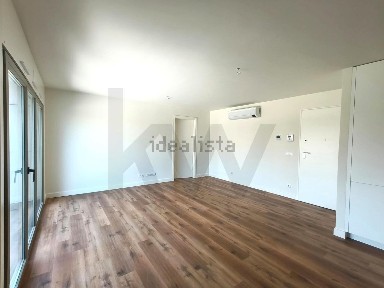 Arrendamento de apartamento T1 na Rua Particular à Azinhaga da Cidade, 3