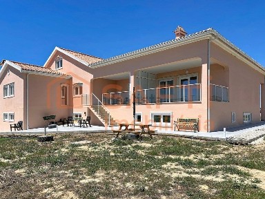 Arrendamento de apartamento T2 no Turcifal