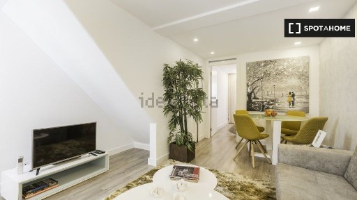 Arrendamento de apartamento T1 na Rua de Santo António da Glória