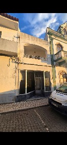 Moradia em banda à venda na Rua 5 de Outubro, 45