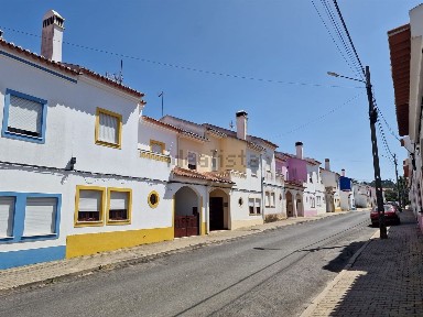 Moradia independente à venda em São Teotónio