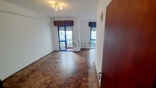 Arrendamento de apartamento T3 na Praceta Habijovem