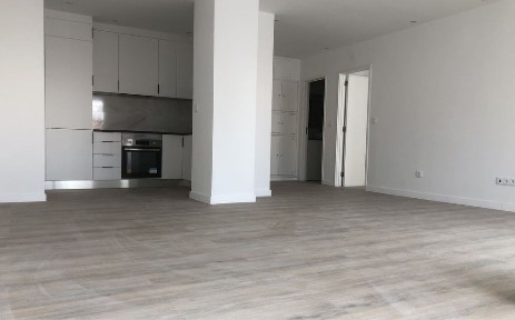 Arrendo T1 renovado nas Avenidas Novas, Lisboa