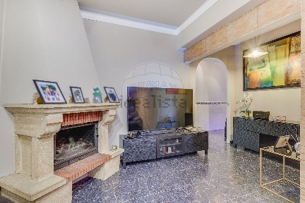 Apartamento T2 à venda em Sacavém e Prior Velho