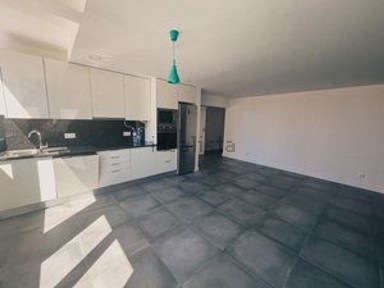 Apartamento T2 à venda na Rua Febo Moniz