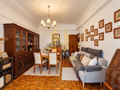 Apartamento T2 à venda na Rua da Paz, 12