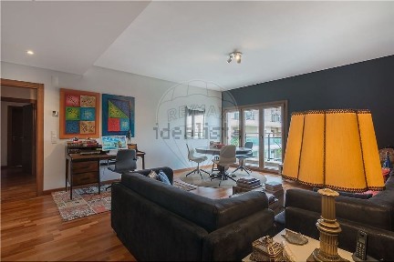 Apartamento T2 à venda na Rua António José de Almeida