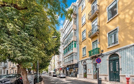 Apartamento T1 à venda na Rua Pinheiro Chagas, 44