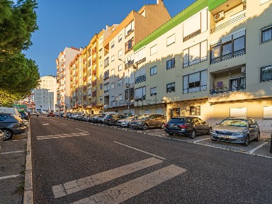 Apartamento T2 à venda na Rua Manuel da Silva, 4