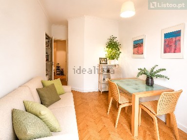 Apartamento T2 à venda na Rua Frei Bartolomeu dos Mártires