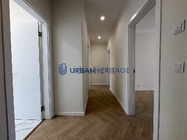 Apartamento T2 à venda na Avenida Doutor Álvaro de Vasconcelos a