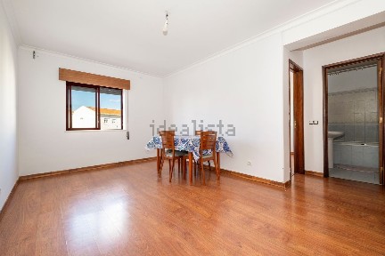 Apartamento T1 à venda na Rua General Humberto Delgado