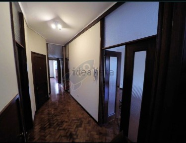 Arrendamento de apartamento T2 na Fernão Magalhães - Joaquim Urbano