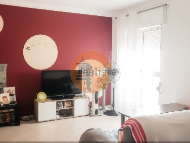 Apartamento T2 à venda na Rua António Pinheiro