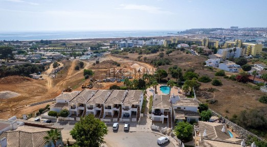 Apartamento T2 à venda na Meia Praia