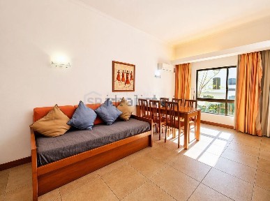 Apartamento T1 à venda na Rua do Leste