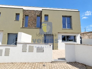 Casa ou moradia à venda na Rua Principal