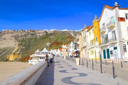 Moradia geminada à venda na Nazaré