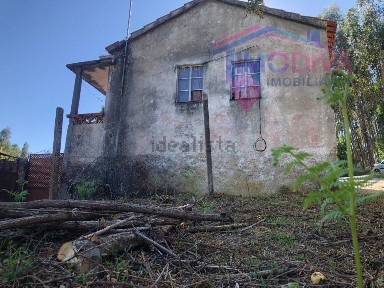 Moradia independente à venda na Castanheira de Pêra