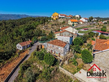 Moradia independente à venda em Serrazes
