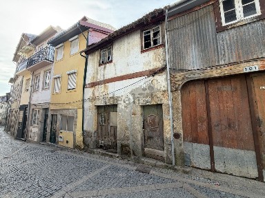 Moradia em banda à venda na Rua da Seara s/n