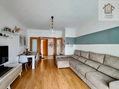 Apartamento T2 à venda na Avenida 1º de Maio