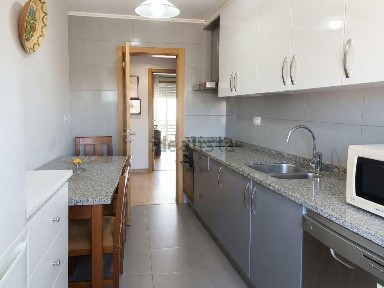 Apartamento T3 à venda na Rua Duarte de Melo, 10