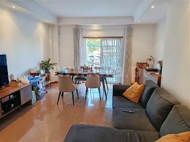 Apartamento T1 à venda na Rua Joaquim Valentim Correia