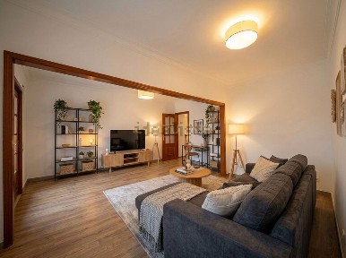 Apartamento T2 à venda na Rua João das Regras