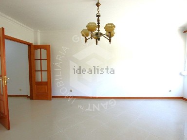 Apartamento T1 à venda na Santo António