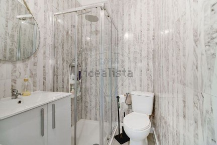 Apartamento T1 à venda na Rua dos Açores
