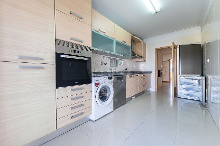 Apartamento T2 à venda na Rua Natália Correia s/n