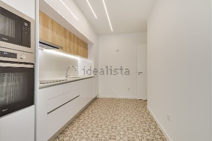 Apartamento T2 à venda na Rua Dona Maria da Silva