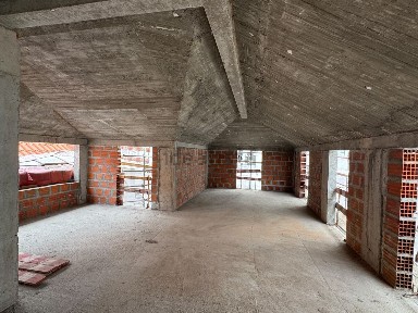 Apartamento T2 à venda na Avenida 22 de Dezembro, 9