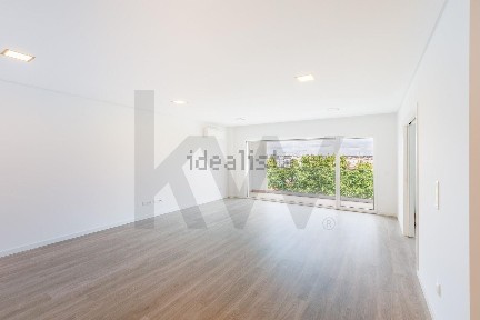 Apartamento T5 à venda na Corte das Cheias