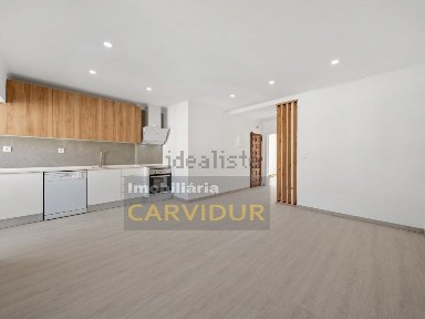 Apartamento T2 à venda na Rua Presidente Bernardino Machado