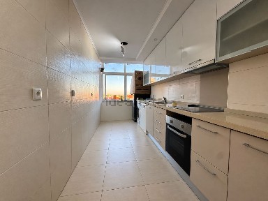 Apartamento T3 à venda na Cruz de Pau