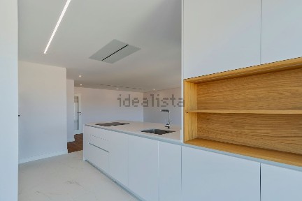 Apartamento T3 à venda na Avenida Amalia Rodrigues, 1062