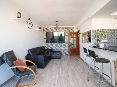 Apartamento T2 à venda na Rua Armindo de Almeida