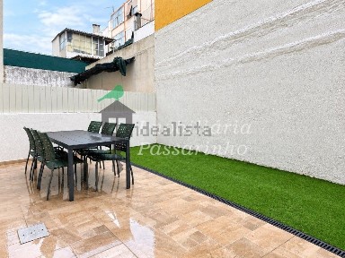Apartamento T2 à venda na Torre da Marinha